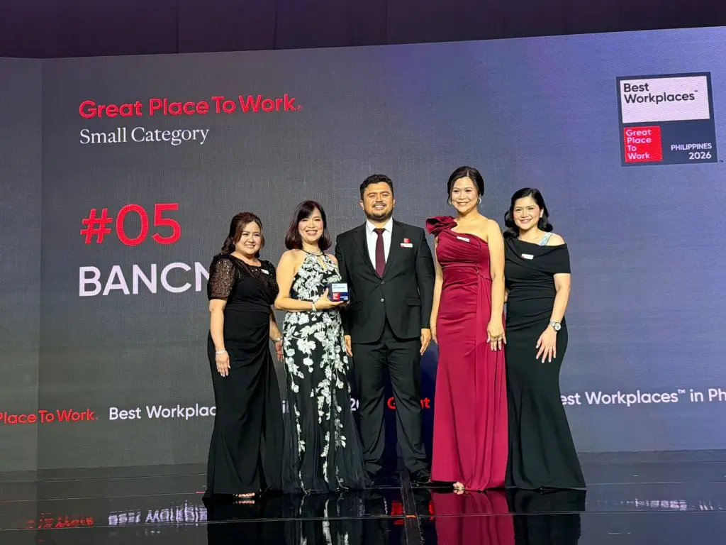 BancNet CEO Emmie Reyes and members of the Human Resources and Admin Division (HRAD) receive the Best Workplaces™ Philippines 2026 award. (From left to right): Belle Lobitana (BancNet Talent & Organization Development Officer), Emmie Reyes (BancNet CEO), Charles Plumley (Great Place to Work Philippines General Manager), Polly Austria (BancNet HRAD) Head and Jao Burgos (BancNet HR Officer).
